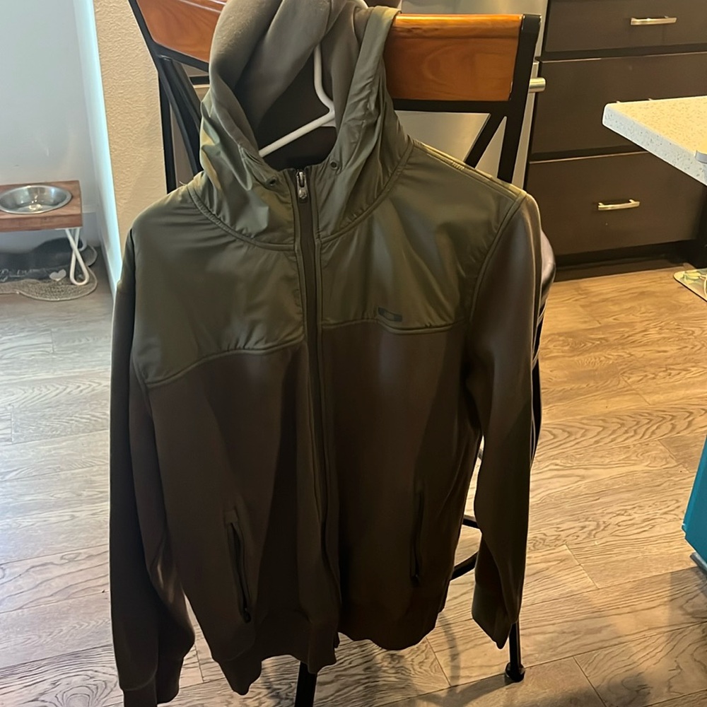 Men’s Oakley sweatshirt medium